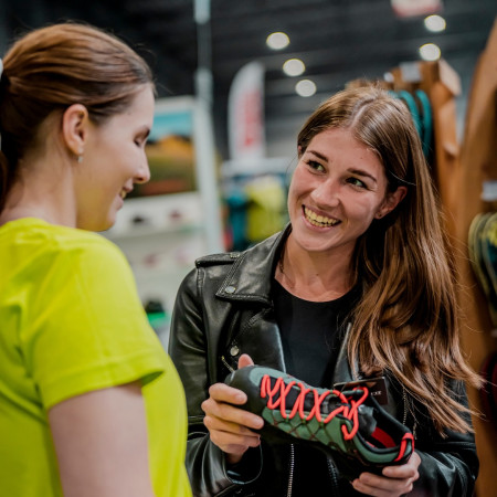 Wie kleidet man sich für einen Flug?