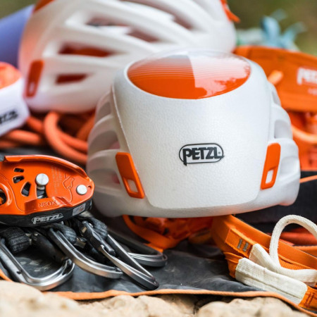 Kletterhelm Petzl Sirocco